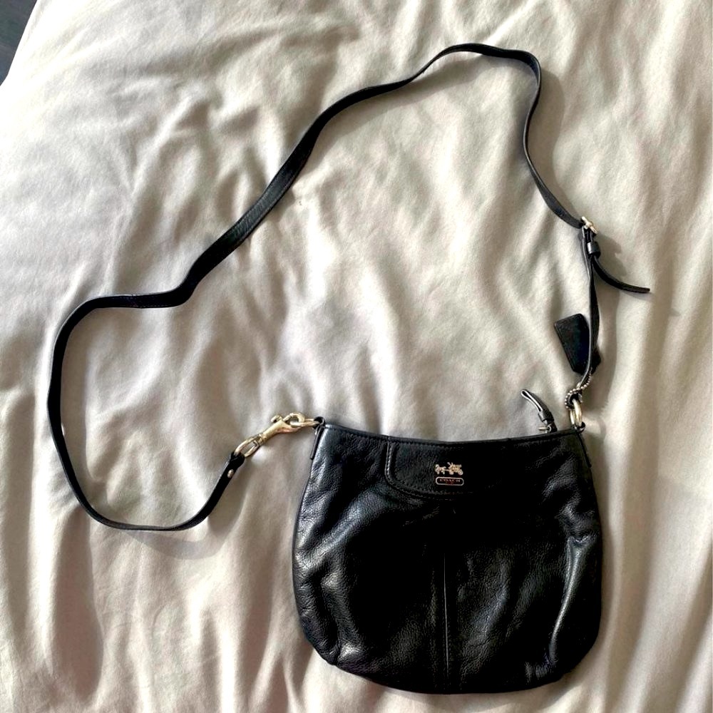 VINTAGE COACH CROSSBODY!